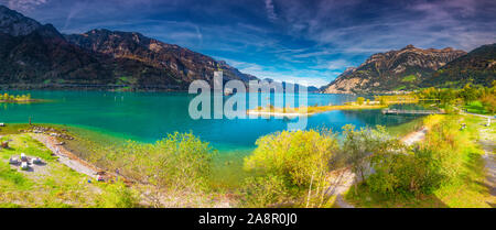 Veduta aerea della città Fluelen e il lago di Lucerna nel Cantone di Uri, Svizzera, Europa. Foto Stock