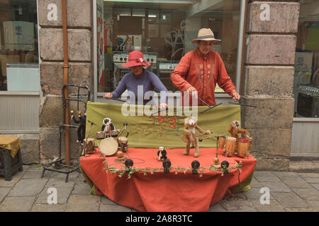 Burattinai nella storica Città Vecchia, Quito Ecuador Foto Stock