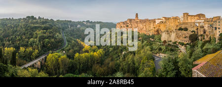 Vista generale del Pitigliano, Toscana, Itay, Europa Foto Stock