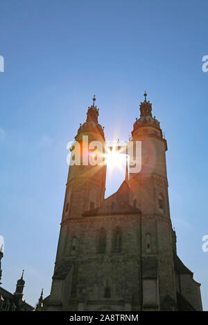 Halle/Saale, Germany-August 24, 2019: Chiesa di mercato della nostra cara signora, la Eastside dal mercato Foto Stock