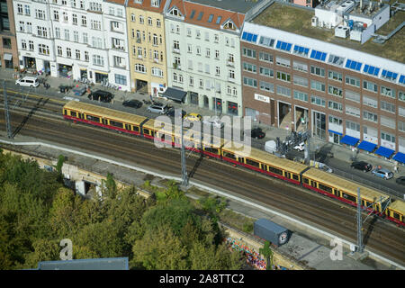 S-Bahn, Dircksenstrasse, nel quartiere Mitte di Berlino, Deutschland Foto Stock