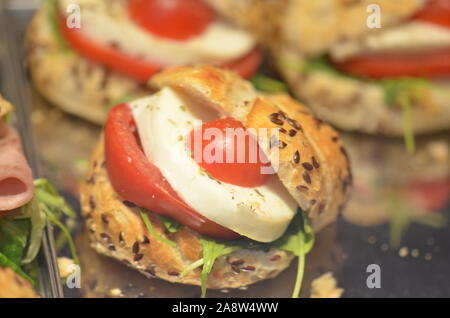 gustosi panini e antipasti italiani Foto Stock
