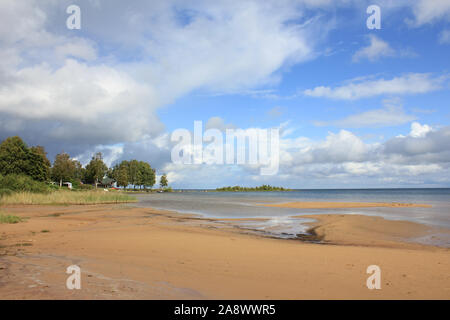 Vuoto spiaggia al lago Vanern, Svezia. Foto Stock