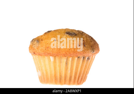 Freschi frutti deliziosi e muffin al cioccolato isolato su uno sfondo bianco Foto Stock