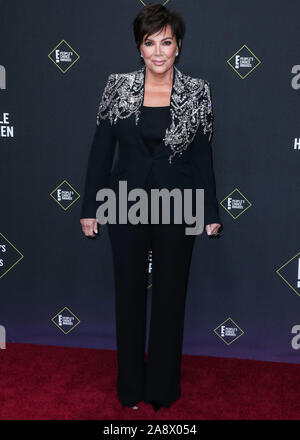 Kris Jenner indossando Alexander McQueen arriva al 2019 E! People's Choice Awards tenutosi a Barker Hangar su Novembre 10, 2019 in Santa Monica, Los Angeles, California, USA. (Foto di Xavier COLLIN/Image Press Agency) Foto Stock