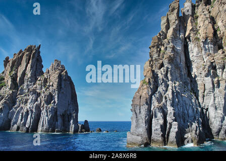 La roccia vulcanica sulle isole Eolie Foto Stock