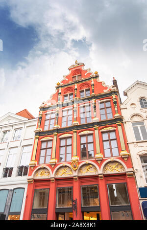 Noordzand street con case fiamminga, Bruges, Belgio Foto Stock