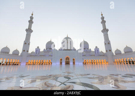 Moschea Sheikh Zayed di Abu Dhabi, Emirati arabi uniti Foto Stock