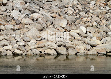 La costruzione del Ashta diga sul fiume Drini, Albania Foto Stock