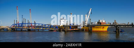 In corso di realizzazione a Stena Line terminal in Birkenhead, per preparare per l'introduzione di grandi traghetti a Belfast in Irlanda del Nord. Foto Stock