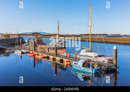 Irvine Harbour, sul Firth of Clyde e il fiume Irvine Ayrshire, in Scozia, Regno Unito Foto Stock