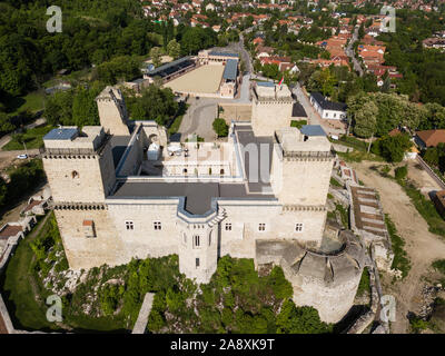 Vista aerea di Diosgyor castello nella città di Miskolc, Ungheria Foto Stock