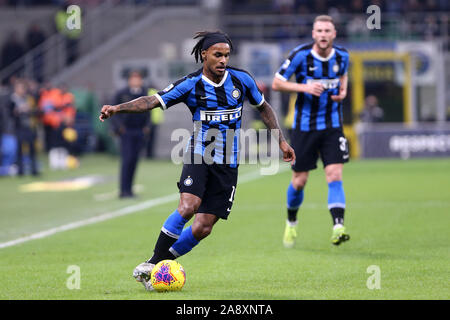 Milano, Italia. 09a Novembre 2019. Campionato italiano A. FC Internazionale vs Hellas Verona Fc. Valentino Lazaro di FC Internazionale. Foto Stock