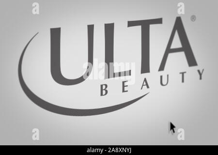 Logo della società pubblica Ulta bellezza visualizzata sullo schermo di un computer in close-up. Credito: PIXDUCE Foto Stock