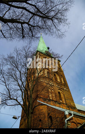 Orologio su St James Cathedral, Riga, Lettonia Foto Stock