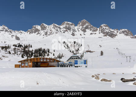 San Pellegrino ski resort nelle Dolomiti, Italia Foto Stock