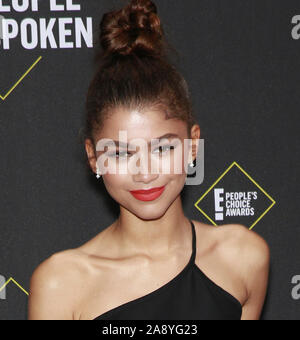 Santa Monica, CA, Stati Uniti d'America - Nov 10, 2019: Zendaya assiste 45th annuale di People's Choice Awards a Barker appendiabiti Foto Stock