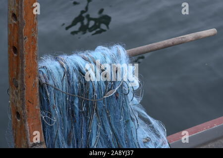 Pesce net in barca da pesca sul lago di Zugo Foto Stock
