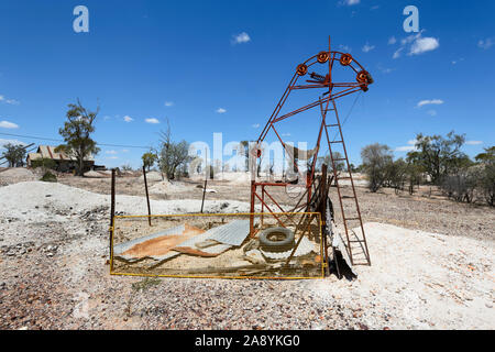 Le attrezzature minerarie in una miniera di opale albero, Lightning Ridge, New South Wales, NSW, Australia Foto Stock