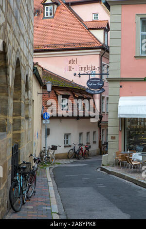 Bamberg, Germania - 22 Ottobre 2019: il grazioso e strade nella zona della città vecchia di Bamberg in Germania. Foto Stock