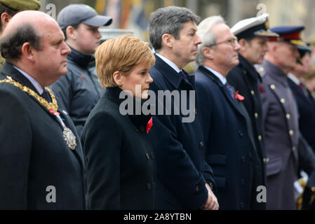 Nicola storione, Primo ministro di Scozia durante il Giorno del Ricordo in Edinburgh Foto Stock