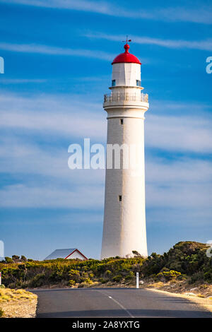 Portland, Victoria, Australia - 12 Ott 19: Cape Nelson faro è stato costruito nel 1884 con una stazione del telegrafo attaccato con una linea attraverso a Melbourne Foto Stock