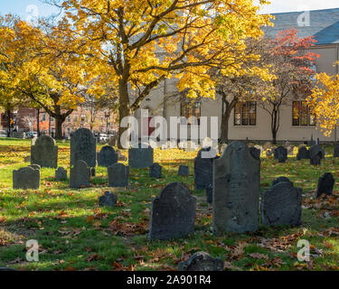 Il Vecchio terreno di seppellimento in Harvard Square, Cambridge, MA Foto Stock