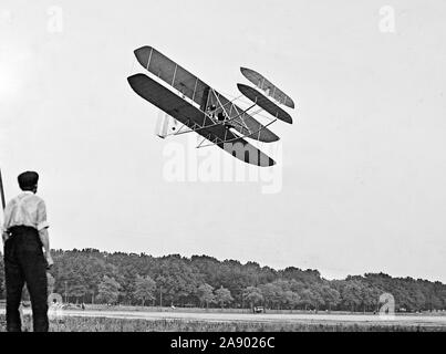 Fratelli Wright aereo in volo a Fort Myer Virginia ca. 1909 Foto Stock