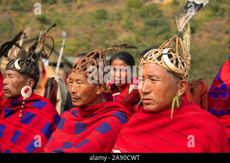 KISAMA, Nagaland, INDIA, dicembre 2018, Chang trib uomini a Hornbill Festival Foto Stock