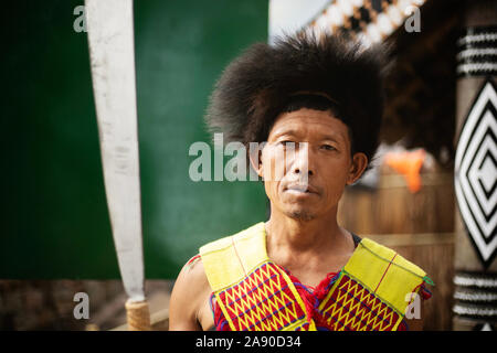 KISAMA, Nagaland, INDIA, dicembre 2018, Pochury Tribe Uomo a Hornbill Festival Foto Stock