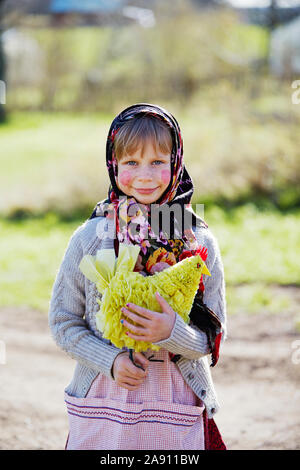 Ragazza vestita come streghe di Pasqua Foto Stock