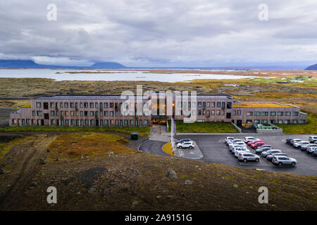 Fosshotel Myvatn situato sulla Circonvallazione nei pressi di un bellissimo lago in Islanda Foto Stock