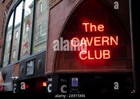 Liverpool, Regno Unito - 30 Ottobre 2019: entrata segno per il mondo famoso Cavern Club di Liverpool Foto Stock