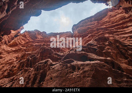 Paesaggio di Wensu Grand Canyon nella contea di Wensu, Aksu Prefettura, a nord-ovest della Cina di Xinjiang Uygur Regione autonoma su Ottobre 14th, 2019. Foto Stock