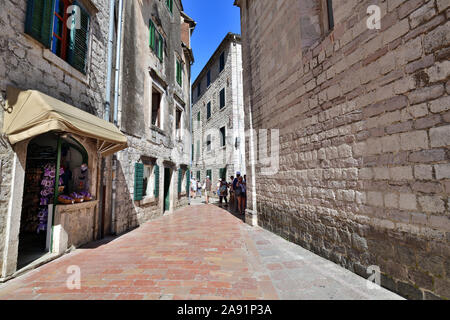 Cattaro, Montenegro - Giugno 10. 2019. Strada storica - Città Vecchia Foto Stock