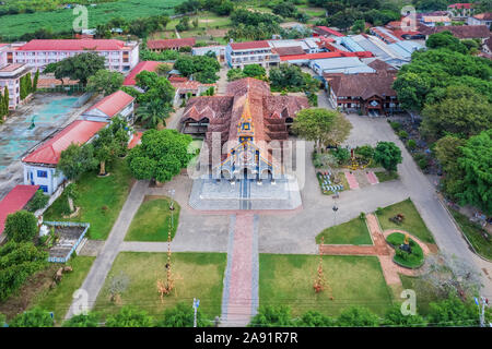 Veduta aerea di ' Nha tho go ' o chiesa di legno Kon Tum, Vietnam Foto Stock