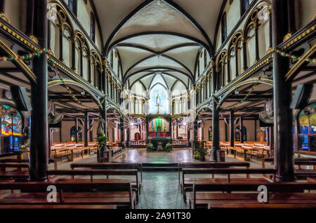 ' Nha tho go ' o chiesa di legno Kon Tum, Vietnam. Foto Stock