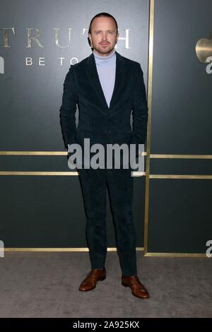 Aaron Paolo presso gli arrivi per la verità si dice a Premiere su Apple TV, Samuel Goldwyn Theatre al AMPAS, Beverly Hills, CA Novembre 11, 2019. Foto di: Priscilla concedere/Everett Collection Foto Stock