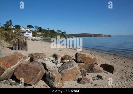 Abersoch Galles Harbour Beach sulla costa meridionale della penisola Llyn popolare località balneare nota per gli sport acquatici Foto Stock
