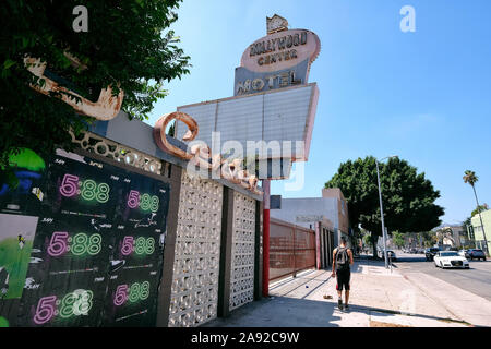 Ingresso e pubblicità illuminato del centro di Hollywood Motel su Sunset Boulevard a Hollywood e Los Angeles, California, Stati Uniti d'America Foto Stock