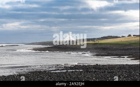 Il fumo proveniente da fumo con salmone a Craster Foto Stock