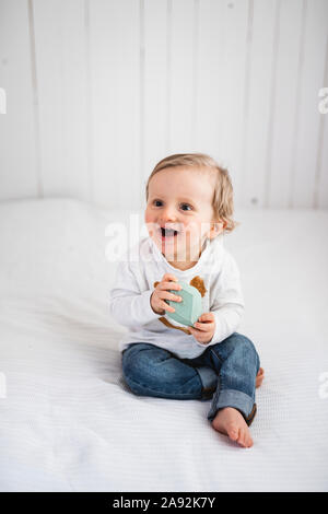 Sorridente ragazza toddler Foto Stock