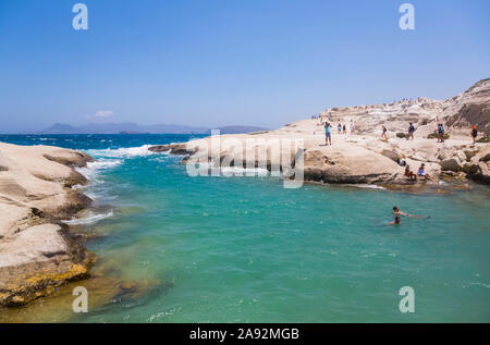 Spiaggia di Sarakiniko; Isola di Milos, Cicladi, Grecia Foto Stock