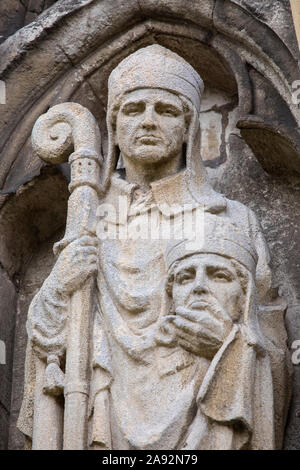 Scultura scolpita sulla parte esterna della Cattedrale di Exeter nella città di Exeter in Devon, Regno Unito. Foto Stock