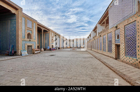 Pareti piastrellate in harem, Tash Khauli palace, noto anche come Tash Hauli o Tosh Hovli, Itchan-Kala, Khiva, Uzbekistan in Asia centrale Foto Stock