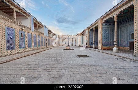 Pareti piastrellate in harem, Tash Khauli palace, noto anche come Tash Hauli o Tosh Hovli, Itchan-Kala, Khiva, Uzbekistan in Asia centrale Foto Stock