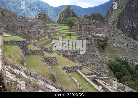 Una sezione di Machu Picchu compresi Nusta la camera da letto, il Tempio del Sole, il prigioniero di zona la zona industriale, la casa di fabbriche e M Foto Stock