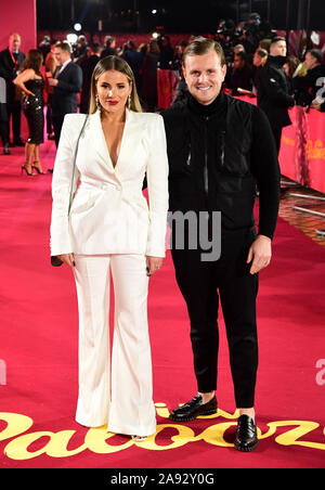 La Georgia Kousoulou e Tommy Mallet arriva per la ITV Palooza tenutosi presso la Royal Festival Hall, Southbank Centre di Londra. Foto Stock