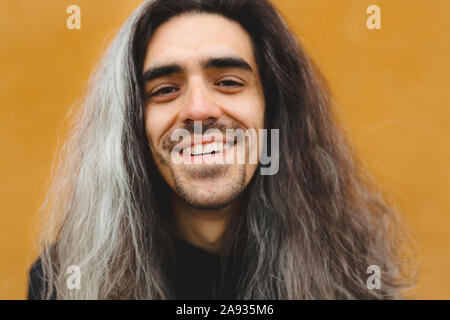 Ritratto di uomo sorridente Foto Stock