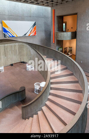 La scala nella lobby dell'Everson Museum of Art, Siracusa, nello Stato di New York, Stati Uniti d'America Foto Stock